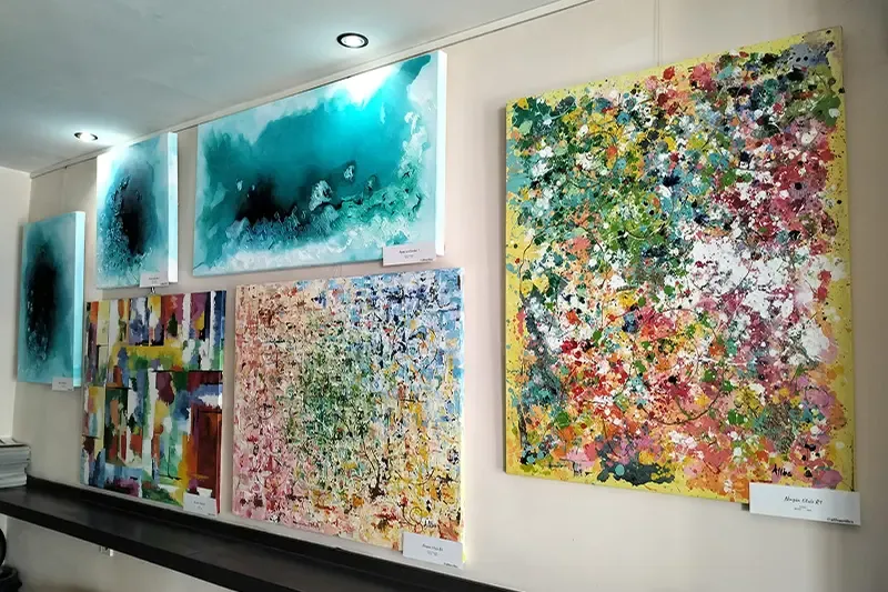 Cuadros abstractos y luminosos